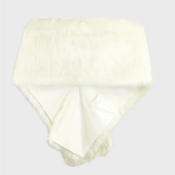 Elegant Faux Fur Scarf Wrap - Picture 2 of 4